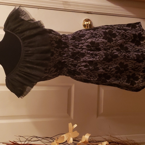 Dresses & Skirts - Cute Embroidery Flower Black Lace  Dress Petite 🖤